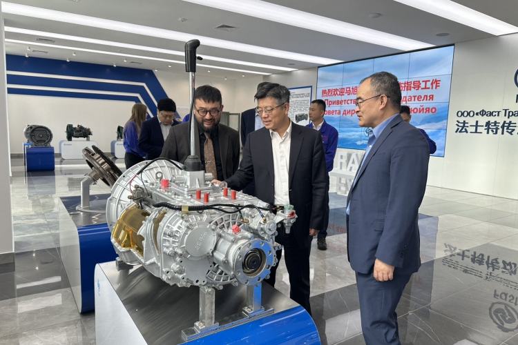 The Chairman of the Board of Directors of FAST Corporation visited Fast Transmission Europe 